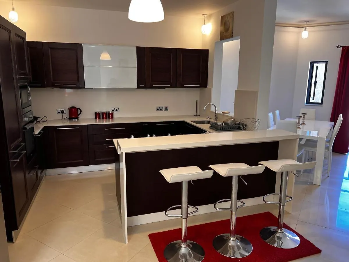 Apartment Superb 3 Bedroom Maisonette In Naxxar Malta