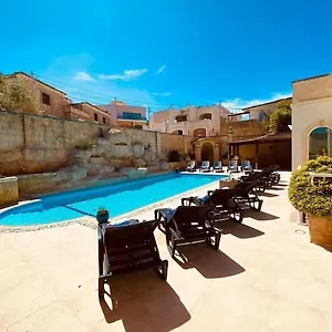 Velver Mansion, Malta - Luxury With Pool Naxxar